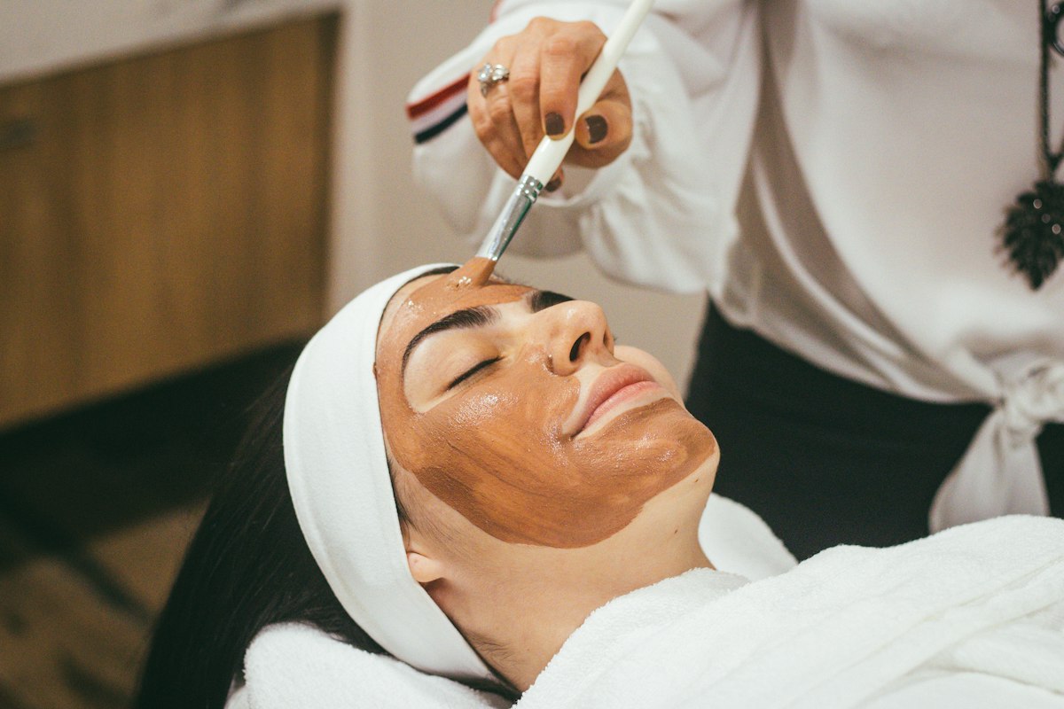 Phác Đồ Điều Trị Thâm Đỏ Sau Mụn (PIE) & Thâm Đen (PIH): Xóa Sạch Dấu Vết Mụn Nhanh Chóng