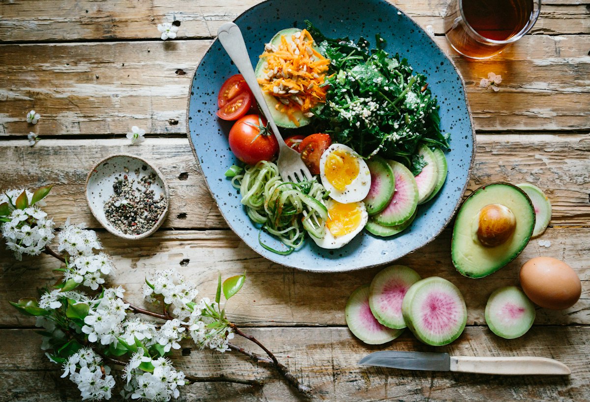Nhịn Ăn Gián Đoạn 16/8 (Intermittent Fasting): Giảm Mỡ Tự Nhiên & Trẻ Hóa Tế Bào Tự Thực