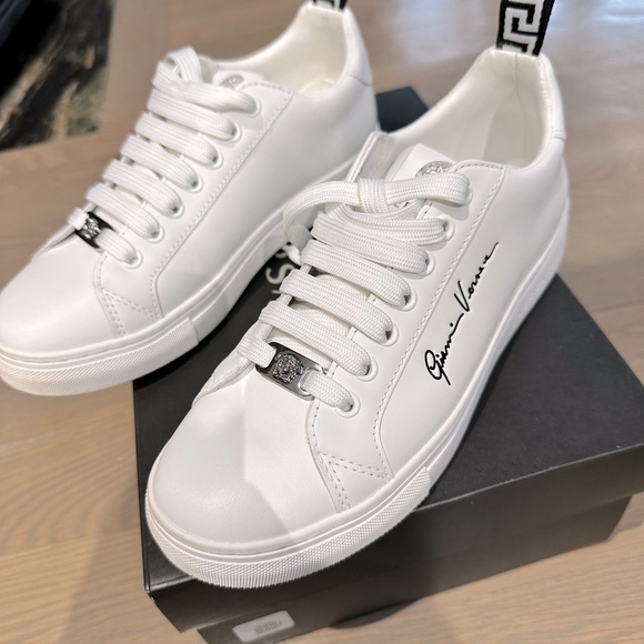 Giày Sneaker Da Trắng Cổ Thấp Tối Giản chính hãng