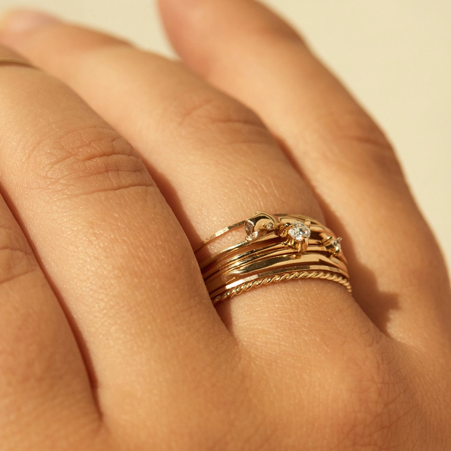 Nhẫn Mảnh Như Sợi Chỉ Catbird Threadbare Ring 0.8mm chính hãng