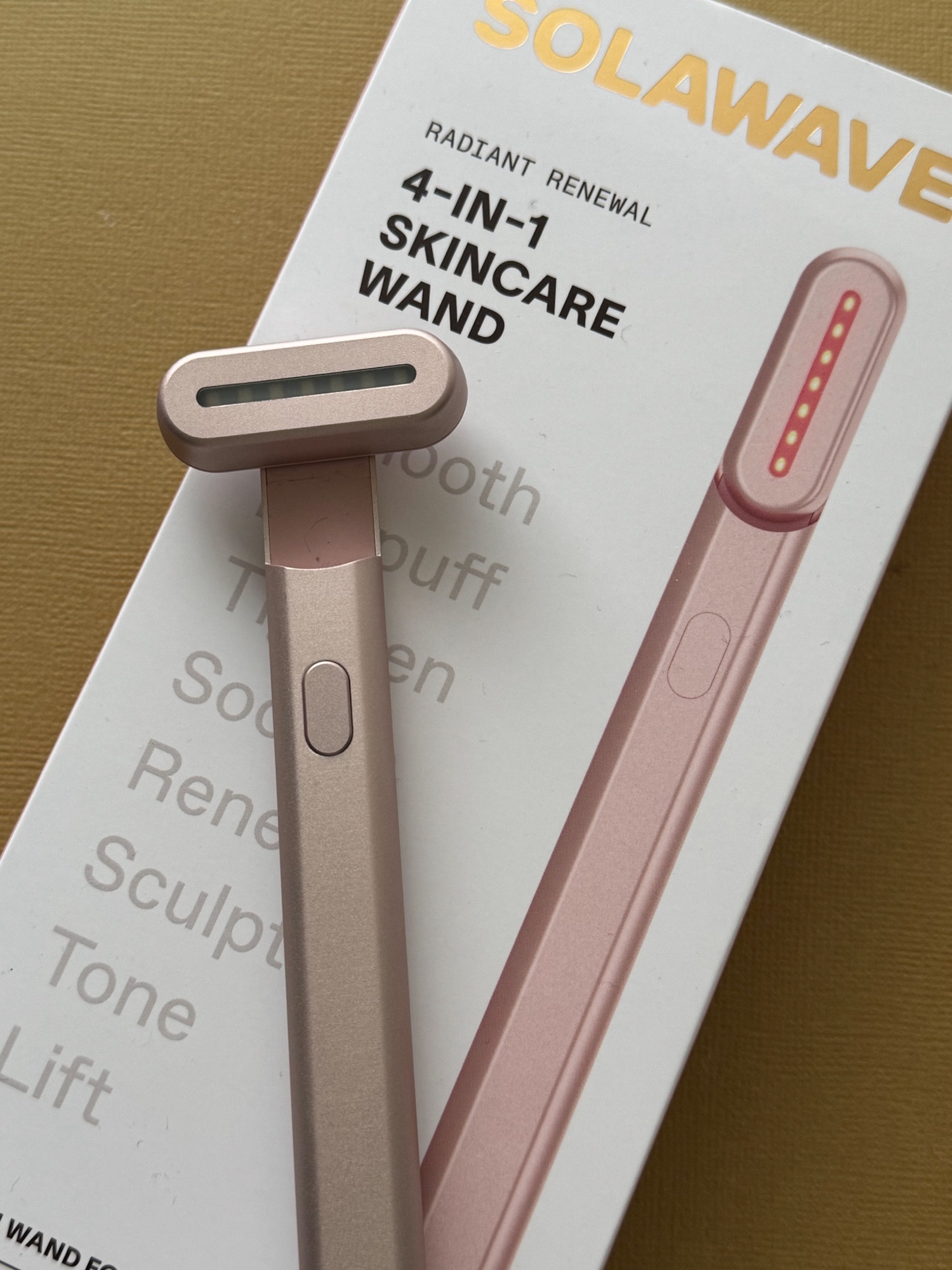 Solawave 4-in-1 Radiant Renewal Skincare Wand
