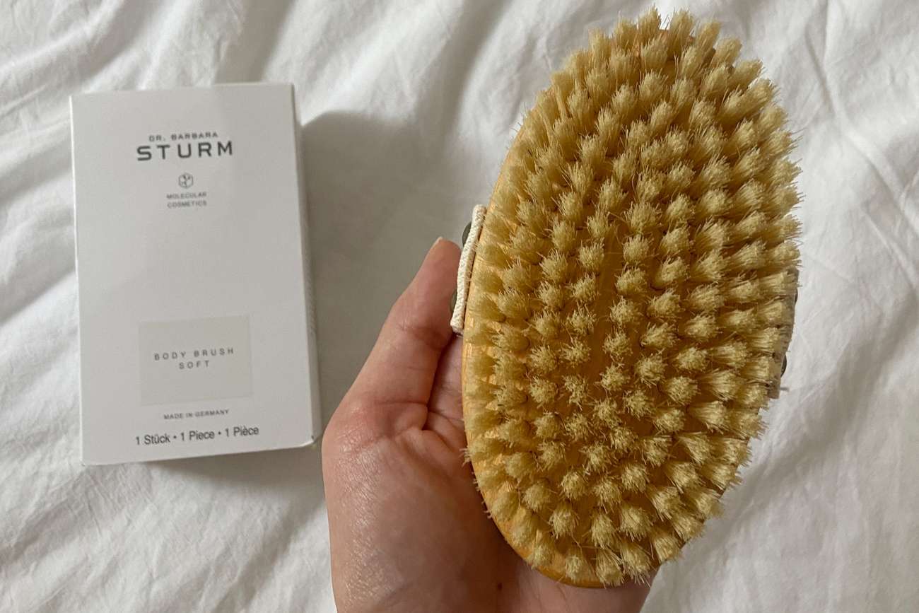 Dr. Barbara Sturm Natural Bristle Body Brush Medium