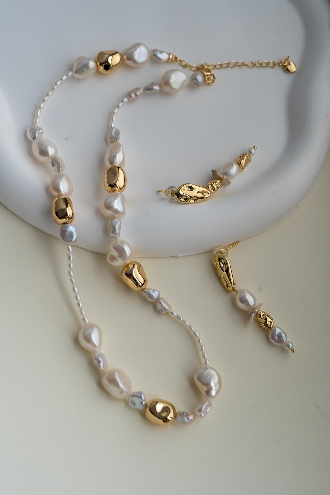 Jooler Baroque Keshi Pearl Floating Pendant Necklace
